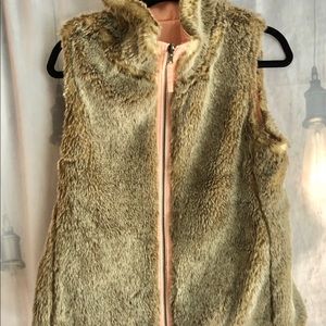 Reversible faux fur ski vest